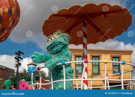 Top View Of Rosita And Elmo In Sesame Street Party Parade At Seaworld 5