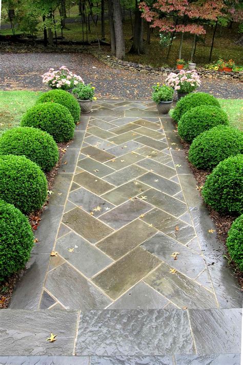 Create a Stunning Herringbone Pattern Paver Walkway for Your Home - 10 ...