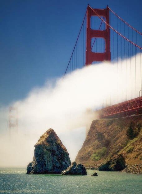 Premium Photo | Golden gate bridge in fog