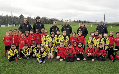 À Landeleau Une Quarantaine De Petits Footballeurs En Plateau Le