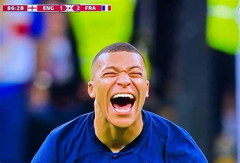 La felicidad de Mbappé Harry Kane acaba de fallar un penal Y faltan 5