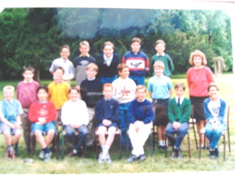 Photo de classe CM1 ROSE de 1993 Collège De Juilly Copains d avant