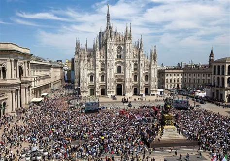 Funerali Silvio Berlusconi Piazza Duomo Milano Dago Fotogallery