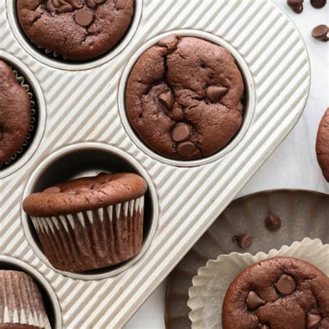 Healthy Chocolate Pumpkin Muffins Detoxinista