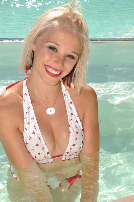 Amateur Girl LK Porn Pic