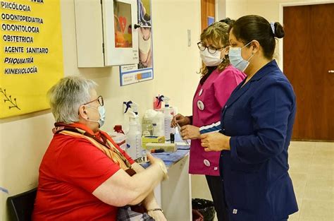 Salud habilitó 3 líneas telefónicas para brindar turnos de vacunación