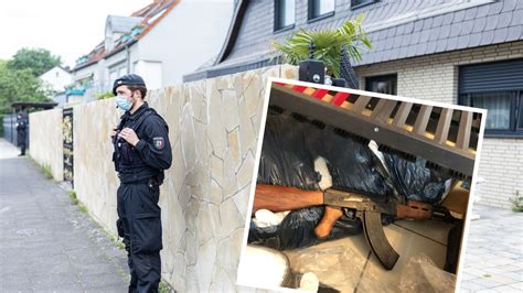 NRW Clan Villa Bei Razzia Beschlagnahmt AK47 Unter Bett Entdeckt