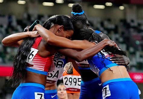 US Womens Super Team Dominates 4400 Relay For Olympic Gold Allyson