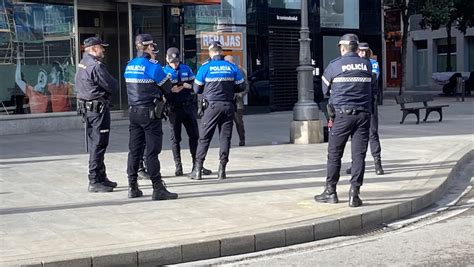 Detenidos Dos Jóvenes Por Amenazar Con Un Cuchillo Y Agredir A Otro Para Robarle El Móvil