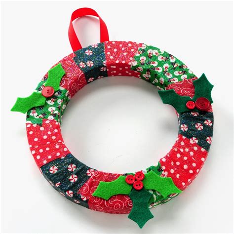 Diy Kids Christmas Wreath With Sparkle Mod Podge Rocks