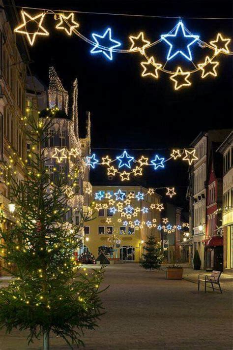 Pin By Eliana Cruzick On Natal Star Christmas Lights Outdoor