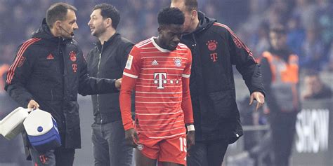 Alphonso Davies Goes Off Injured In 3 2 Win At Hertha Berlin