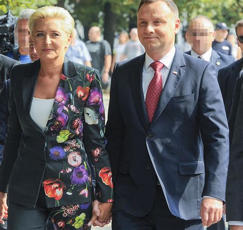 Andrzej Duda I Agata Duda Na Pla Y Nie Szcz Dzili Sobie Czu Ych Gest W