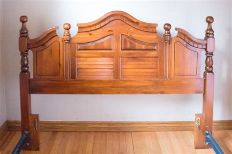 How To Paint Wood Furniture The Easy Way Beachy Painted Headboard