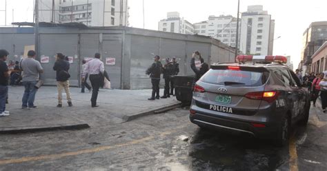 Cercado de Lima Bomberos controlan amago de incendio en el jirón