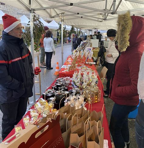 Chevrières Un marché de Noël très fréquenté