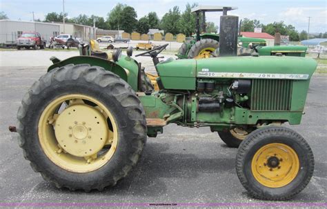 John Deere 820 tractor in Grove, OK | Item 3740 sold | Purple Wave