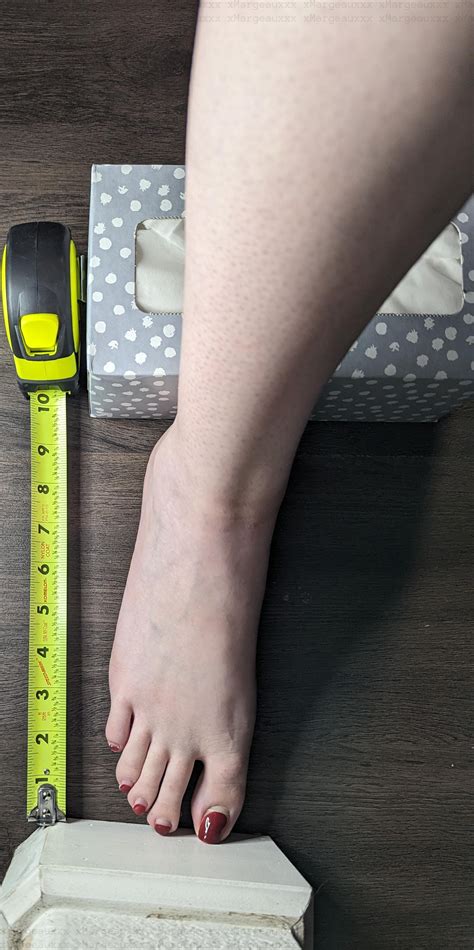 ♥ Large & In Charge ♥ Measurement included : r/Size10PlusSoles