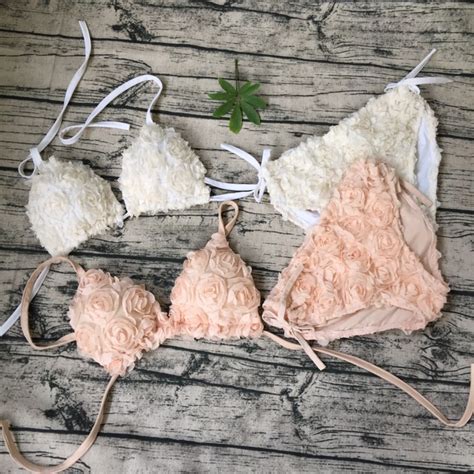 Bikini tam giác hoa nổi Shopee Việt Nam