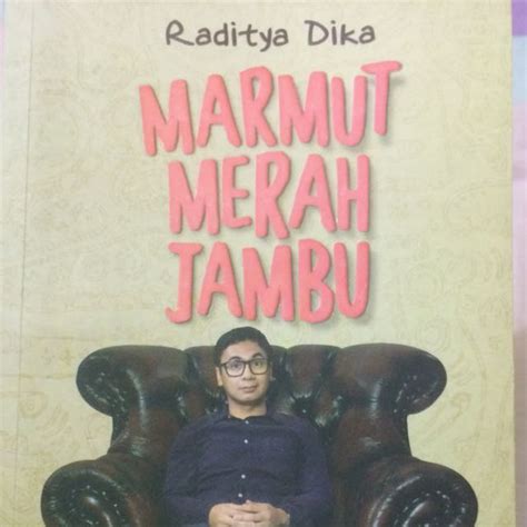 Contoh Resensi Buku Novel Marmut Merah Jambu Lukisan