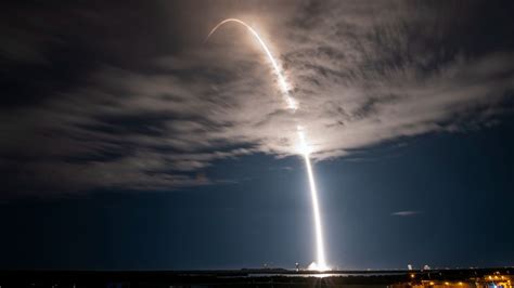 Spacex Falcon 9 Breaks Reuse Record With 17th Liftoff And Landing