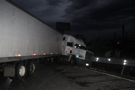 Alertaqro Noticias On Twitter ‼️conductor De Tráiler Evita Tragedia