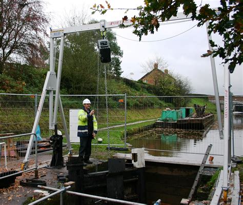 PORTA GANTRY – Goods and Personnel Lifting, Fall Arrest Aluminium