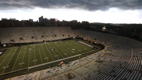 EXCLUSIVE: Vanderbilt in talks for new football stadium