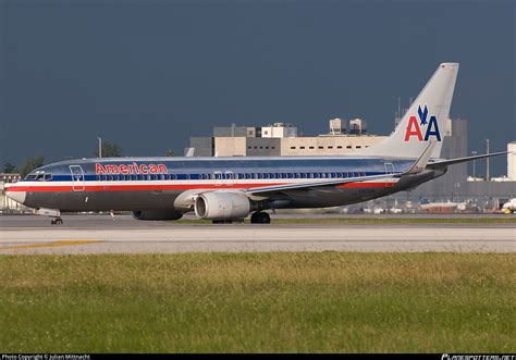 N An American Airlines Boeing Wl Photo By Julian Mittnacht