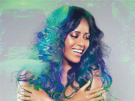 Amel Bent Topless Sur La Pochette De Son Nouvel Album Il N Y A Rien