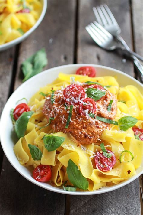 15 Minute Creamy Cashew Sun-Dried Tomato Basil Pappardelle Pasta ...