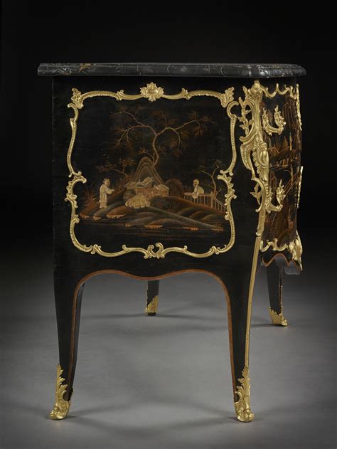 Lot COMMODE D ÉPOQUE LOUIS XV Estampille de Pierre Roussel Catalog