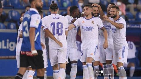 Hasil Liga Spanyol Real Madrid Hantam Alaves 1 4 Benzema Brace Alaba