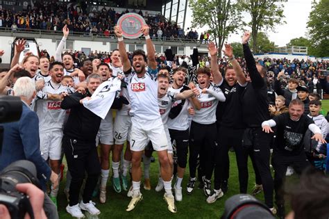 Vom Trouble Zum Double Der Fc Villingen Steigt Auf Oberliga Baw