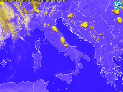 L Insolito E Affascinante Fenomeno Della Nebbia Di Mare Tra Le Eolie