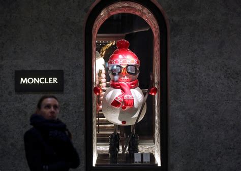 Moncler Ricavi Semestre Utile Netto Sale A Milioni