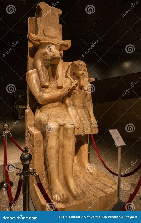 La Estatua De Amenhotep III Y De Sobek Imagen Editorial Imagen De