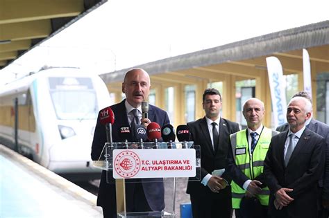 Lk Milli Elektrikli Tren Seti Tcdd Ye Teslim Edildi