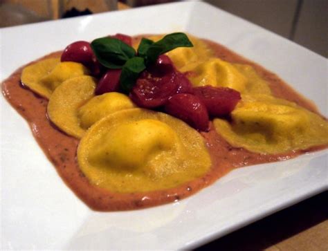 Ricotta Zitronen Pistazien Ravioli Mit Karamellisierten Tomaten Und