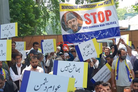 Dpap Protest In Srinagar Against Decision To Stop Free Ration