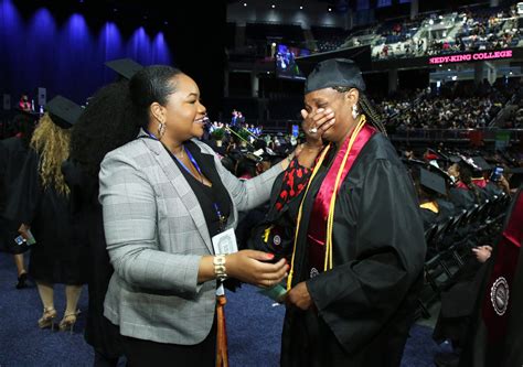 City Colleges of Chicago to Honor Associate Degree Earners at Wintrust ...