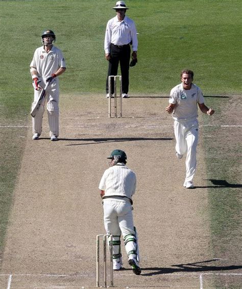 Tim Southee Watches Ricky Ponting Hit To BJ Watling ESPNcricinfo