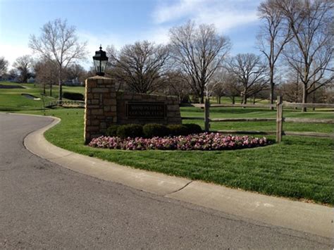 Entrance to the Mission Hills Golf Course