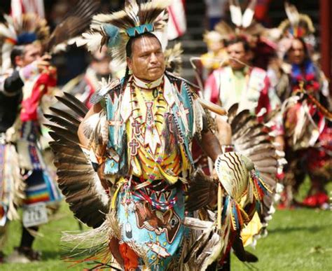 150 Icons Winnebago Pow Wow Offers A Burst Of Culture And Fun