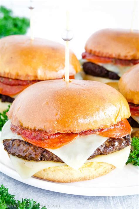 Pizza Burger Recipe (Classic Pizza Flavors in a Burger!)