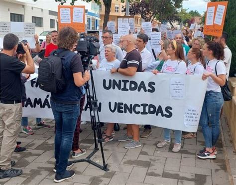 Niños con necesidades especiales en Teatinos Dimite la directora del