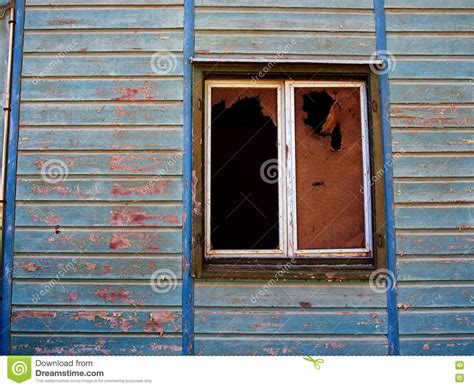 Vieille Maison En Bois Abandonnée Superficielle Par Les Agents Photo