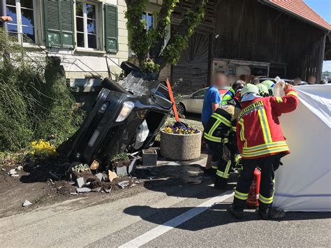 Autolenkerin Bei Kollision Verletzt Polizeinews Ch