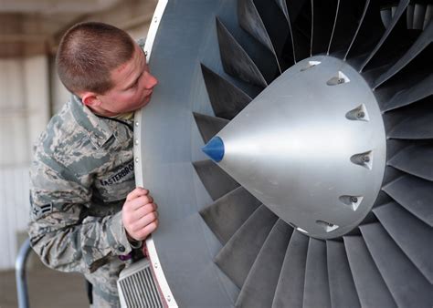 Photos Rq 4 Maintainers Keep Global Hawk Flying High Air Combat