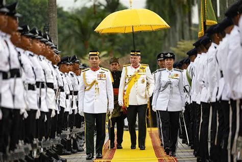 Sultan Nazrin Berangkat Ke Sambutan Hari Pahlawan 2024 Negeri Perak